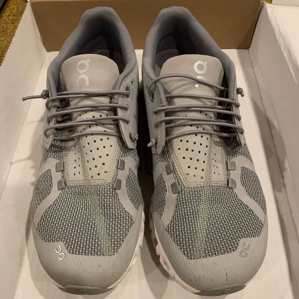On Cloud men’s size 9.5 Slate Gray